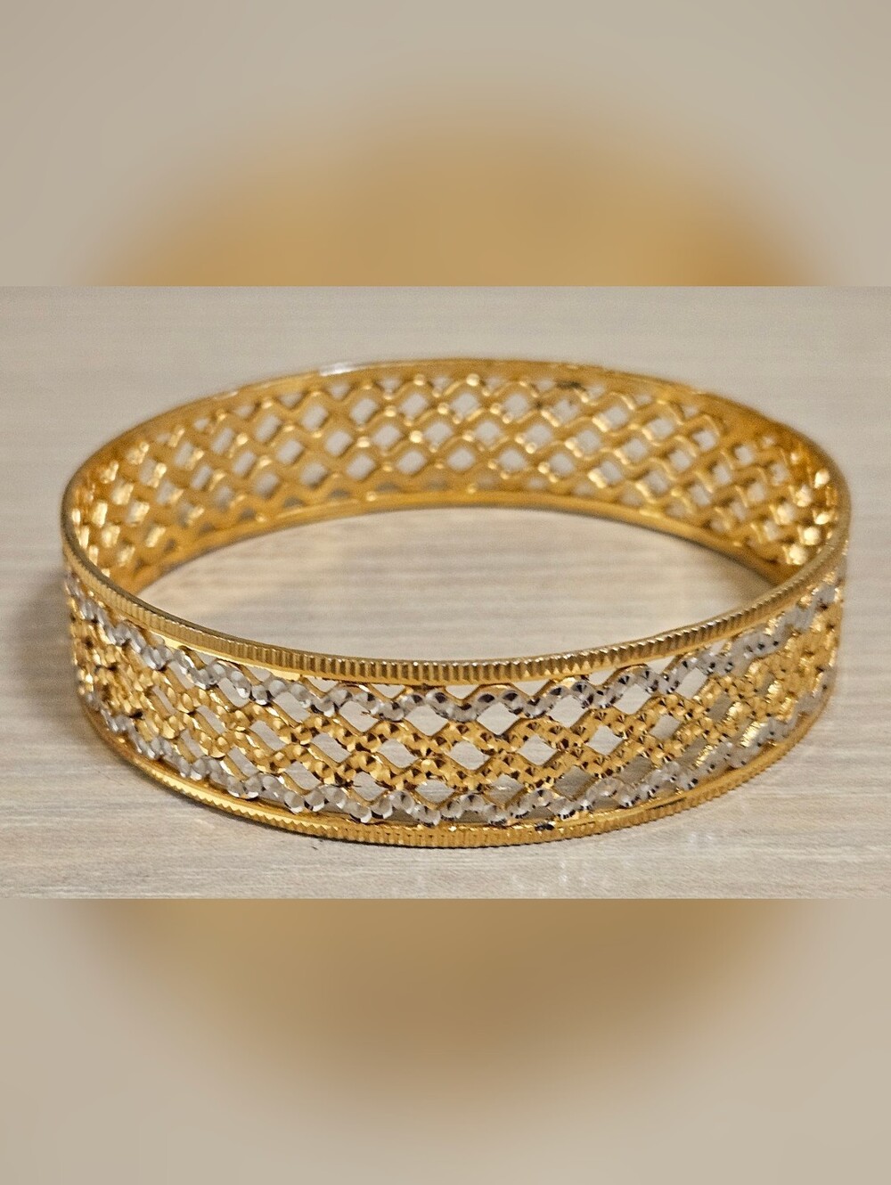 VINTAGE GOLD & SILVER TONE ETCHED BANGLE BRACELET